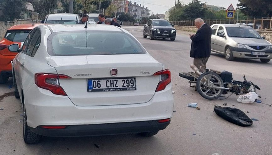 Balıkesirde eski milletvekilinin otomobiliyle çarptığı motosikletin sürücüsü hayatını kaybetti