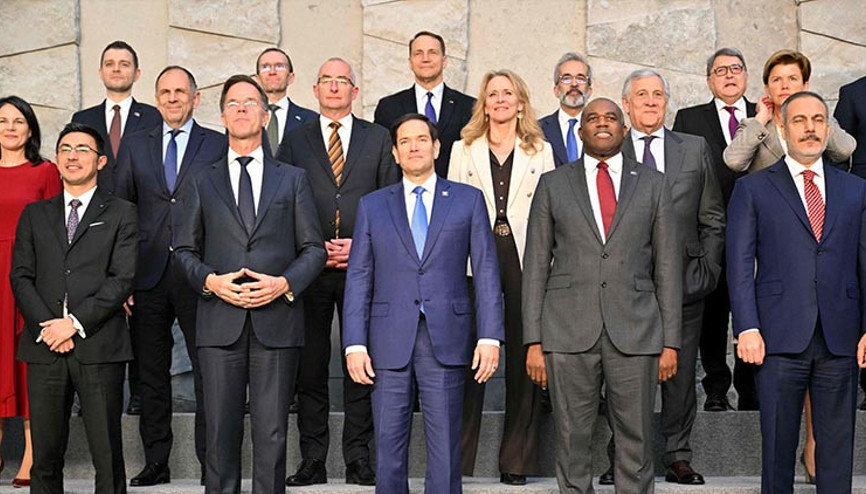 Dışişleri Bakanı Hakan Fidan NATOnun aile fotoğrafında yer aldı