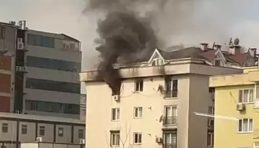 Mecidiyeköy’de 4 katlı binada yangın