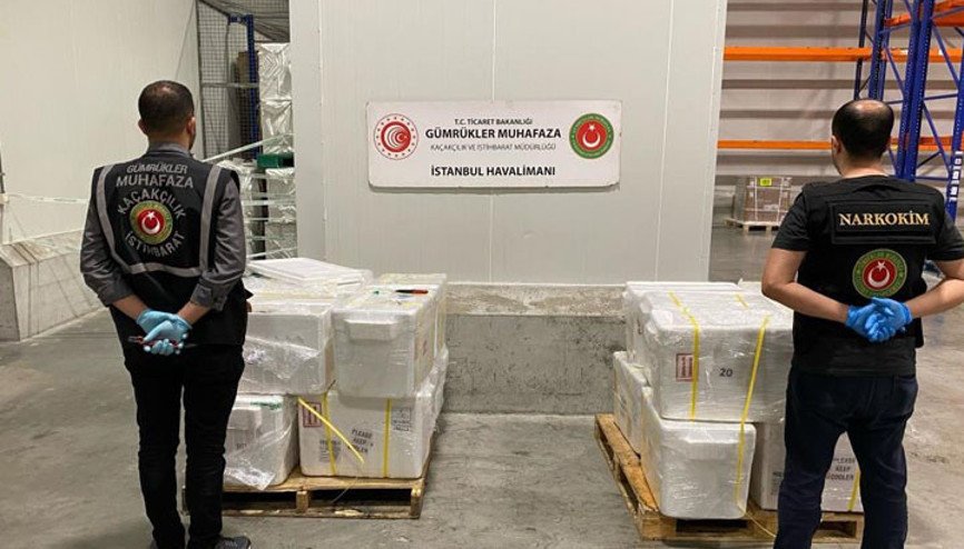 Ticaret Bakanlığı duyurdu: İstanbul Havalimanında 455,2 kilo kokain ele geçirildi