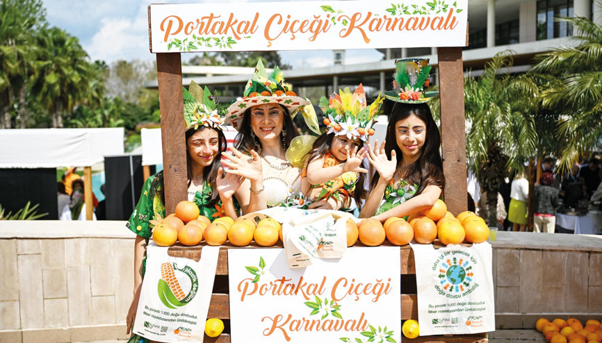 Adana’yı portakal kokusu sardı