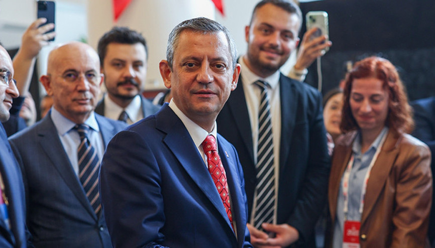 Özgür Özel yeniden CHP Genel Başkanı
