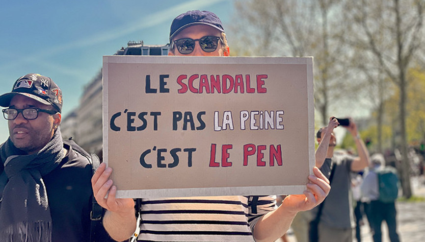 Fransa ayakta: “Skandal ceza değil, Le Pen”