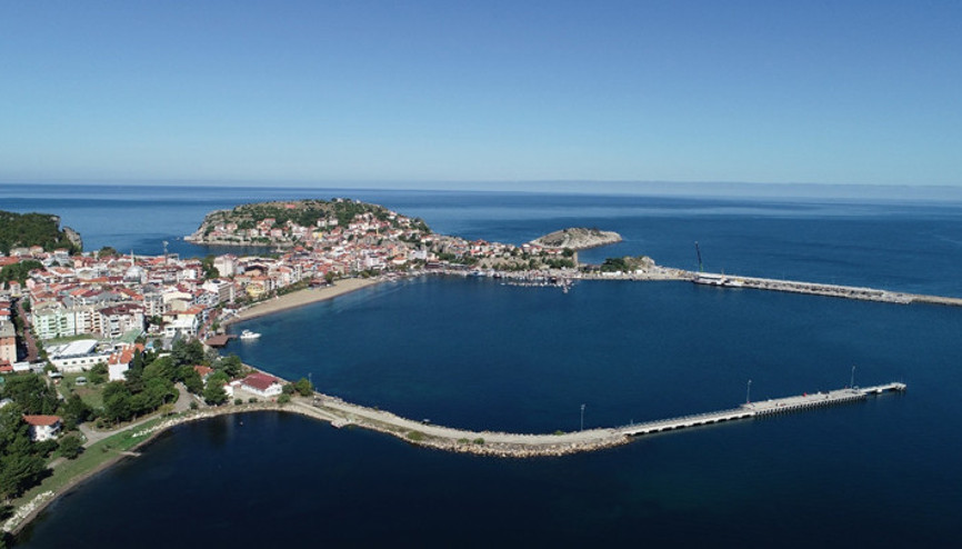 Ramazan Bayramı tatilinde 6 bin nüfuslu ilçeye 130 bin kişi geldi Ramazan Bayramı tatilinde 6 bin nüfuslu ilçeye 130 bin kişi geldi