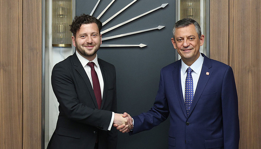 CHP Genel Başkanı Özgür Özel, Almanya Yeşiller Partisi Eş Genel Başkanı Banaszak ile bir araya geldi