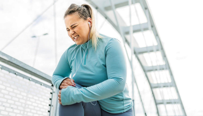 Obezite kadınların dizlerini yordu