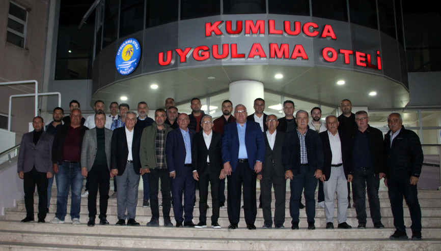 Yıkılan okul için bir araya geldiler Yıkılan okul için bir araya geldiler