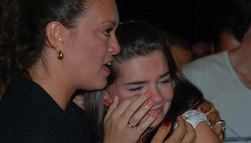 Türkiye onları bir diziyle tanımıştı... Şimdi çoğu çoluk çocuğa karıştı... Setteki son gün gözyaşları sel oldu Türkiye onları bir diziyle tanımıştı... Şimdi çoğu çoluk çocuğa karıştı... Setteki son gün gözyaşları sel oldu