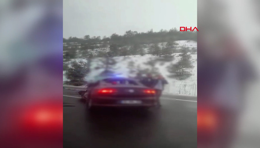 Koruma aracı tankere çarptı: 1i polis 2 kişi hayatını kaybetti