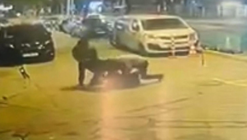 Karaköy’de fırın çalışanını tekme tokat dövüp gasbettiler