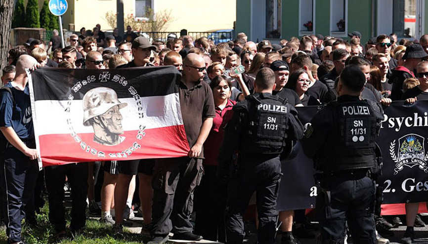 Almanya’da genç Neonazi alarmı Almanya’da genç Neonazi alarmı