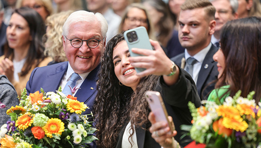 ‘Her Alman Auschwitz’i bilmeli’