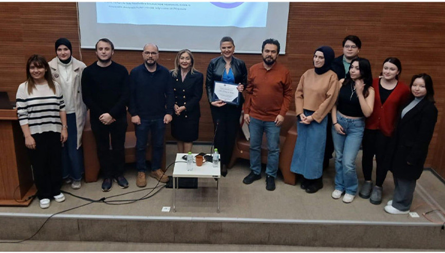 “Yapay zekâ destekler, iletişimci şekillendirir”