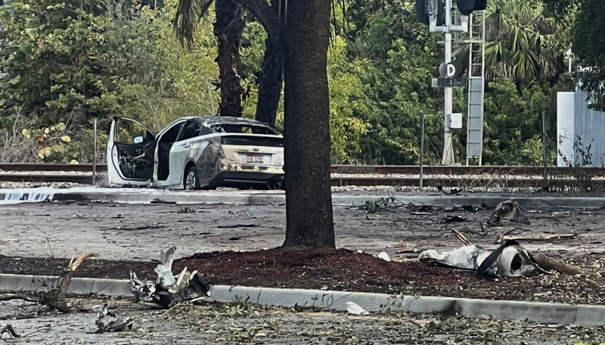 ABDde 3 kişiyi taşıyan uçak havaalanı yakınlarında düştü