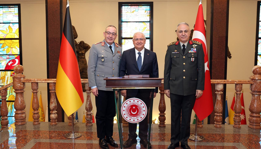 Milli Savunma Bakanı Güler, Almanya Genelkurmay Başkanı Orgenera Breuer’i kabul etti