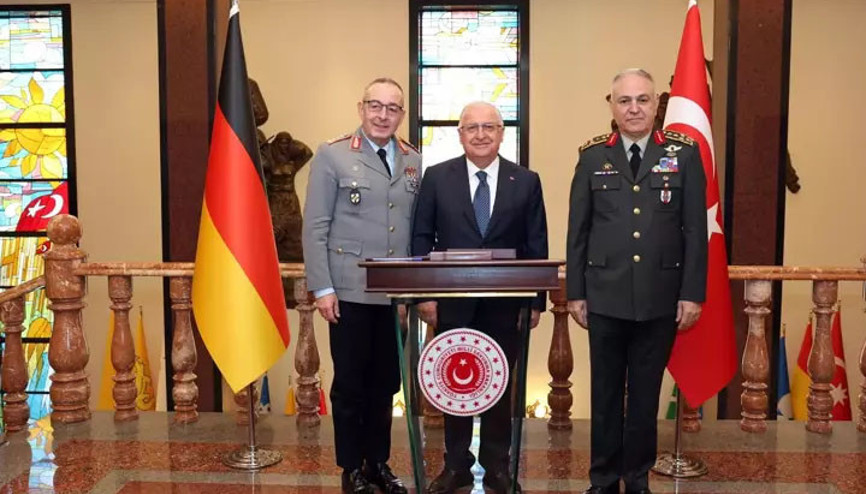 Milli Savunma Bakanı Güler, Almanya Genelkurmay Başkanı Orgenera Breuer’i kabul etti