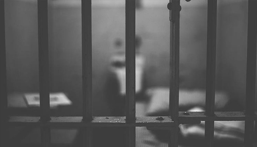 Fransada hapishanelere eşzamanlı saldırı