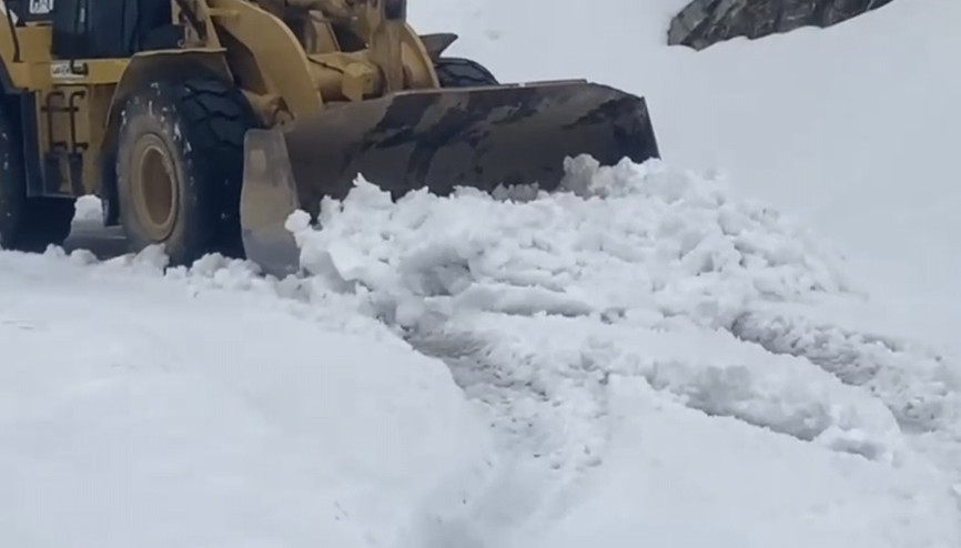 Batmanda kardan kapanan 65 yerleşim yerinden 61’inin yolu açıldı