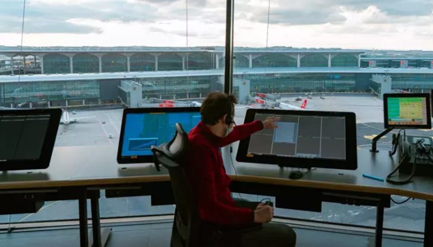 Bakan Uraloğlu: İstanbul Havalimanı, Avrupa’da üçlü pist operasyonunu başlatan ilk meydan olacak Bakan Uraloğlu: İstanbul Havalimanı, Avrupa’da üçlü pist operasyonunu başlatan ilk meydan olacak