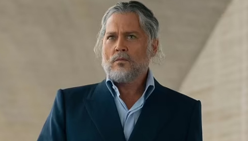 Dünyanın gözü önünde utanmıştı... Tipini değiştirdi... Ünlü oyuncunun dönüşü iddialı oluyor Dünyanın gözü önünde utanmıştı... Tipini değiştirdi... Ünlü oyuncunun dönüşü iddialı oluyor