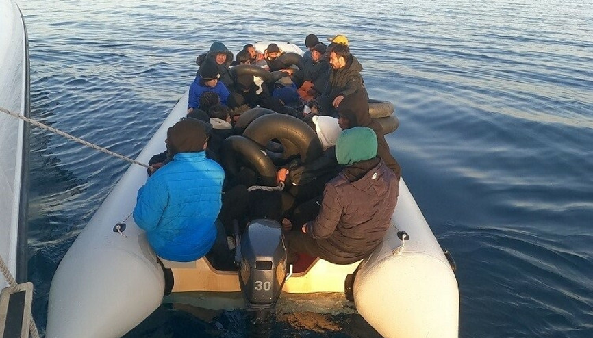 İzmirde 10u çocuk 29 kaçak göçmen yakalandı