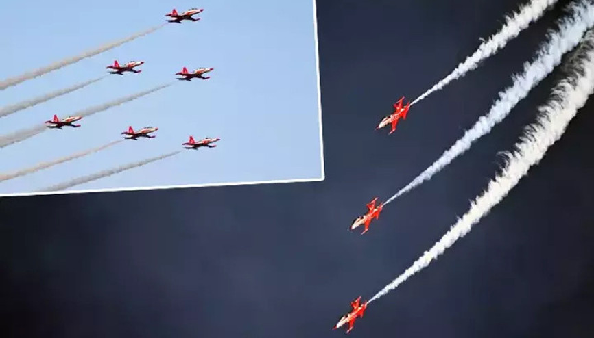 Türk Yıldızlarının prova uçuşu büyüledi