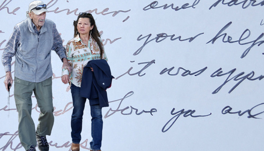 Ünlü oyuncu karısını ölüme bile yalnız göndermedi... Dağınık evlerinde aşk notları bulundu... Meğer ne çok sevmiş Ünlü oyuncu karısını ölüme bile yalnız göndermedi... Dağınık evlerinde aşk notları bulundu... Meğer ne çok sevmiş