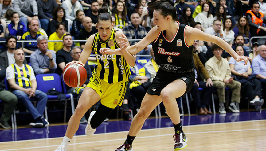 Fenerbahçe Opet şampiyonluk için sahaya çıkıyor