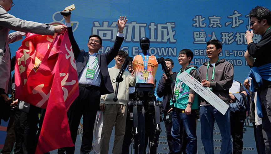 Dünyada bir ilk: Robotlar insanlara karşı... Yapay zeka tekonolojisinde seviye yükseliyor