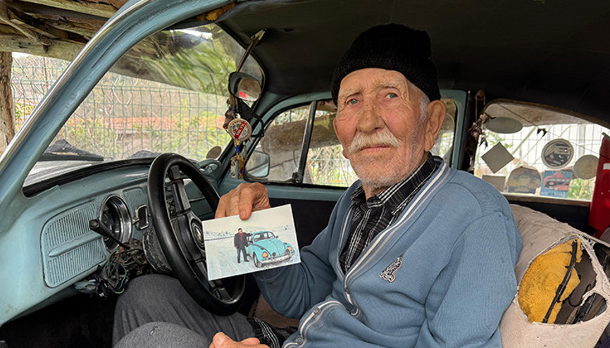 Pire ismini verdiği 1962 model otomobiliyle ülkeyi gezdi, şimdi garajda saklıyor