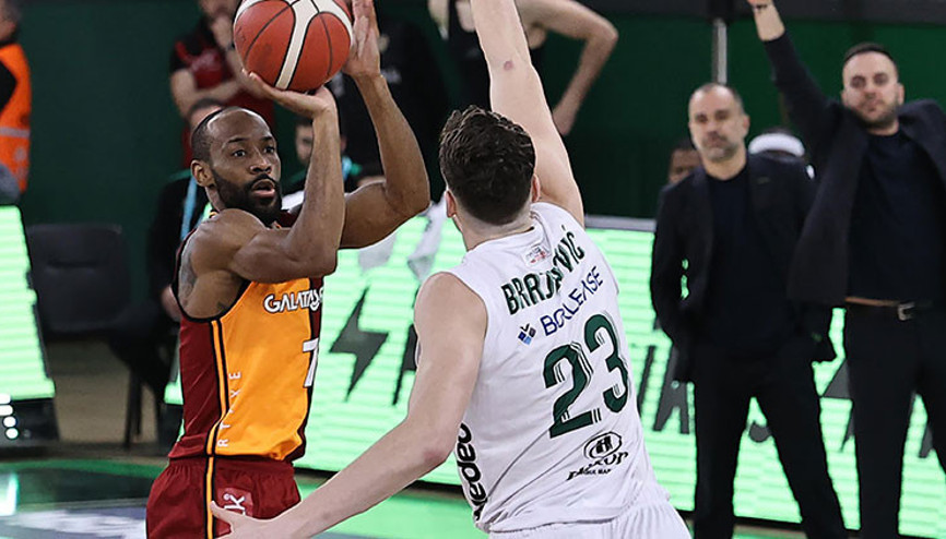Darüşşafaka Lassa, Galatasaray karşısında galip
