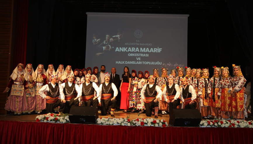 Ankara Maarif Orkestrası Halk Dansları Topluluğu Gölbaşı’nda sahnede... Her nota bu toprakların hikâyesini anlatıyor