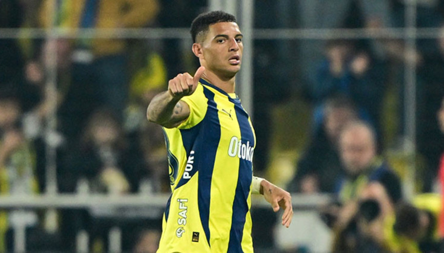 Diego Carlos 2.5 ay sonra formayı giydi