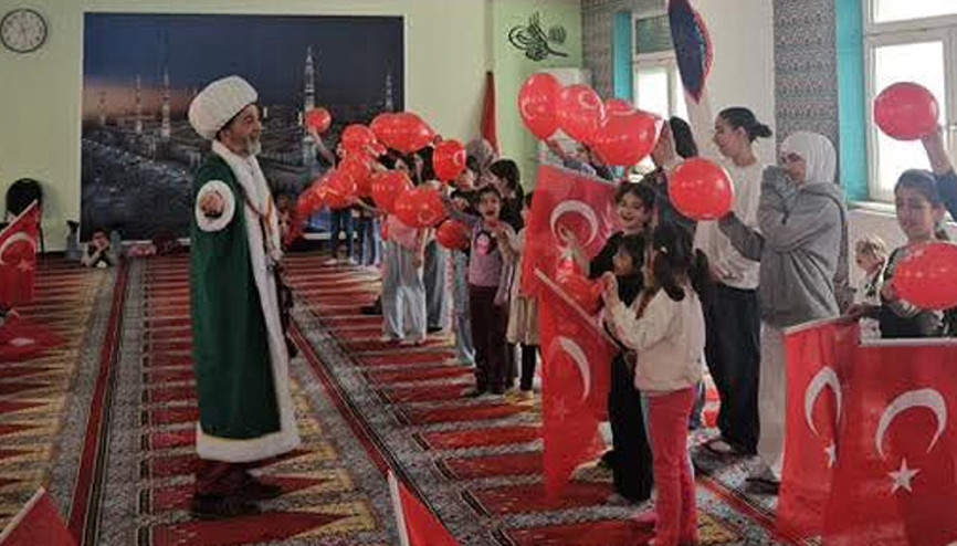 Fürth’de çocuklar Nasreddin Hoca ile buluştu Fürth’de çocuklar Nasreddin Hoca ile buluştu