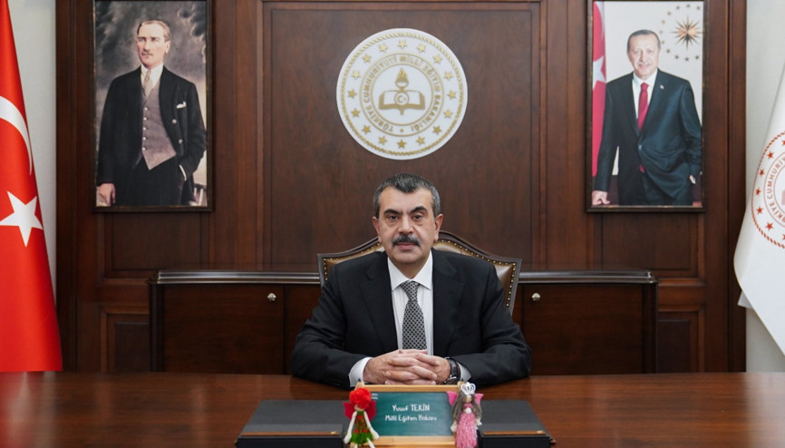 Bakan Tekinden 23 Nisan mesajı