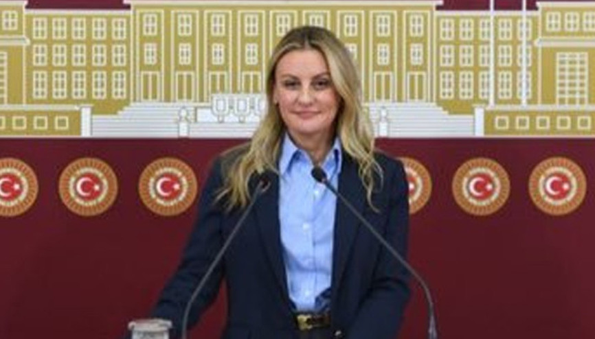 İzmir Milletvekili Seda Kaya Ösen, DEVA Partisi’nden istifa etti