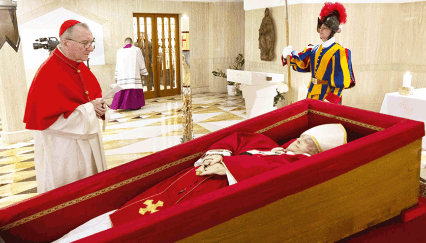 Françesko vasiyetine uygun defnedilecek: Papa’ya sade veda Françesko vasiyetine uygun defnedilecek: Papa’ya sade veda