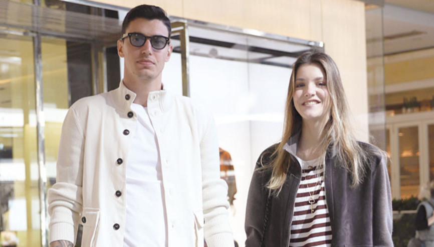 Berke Özer sevgilisiyle alışverişte