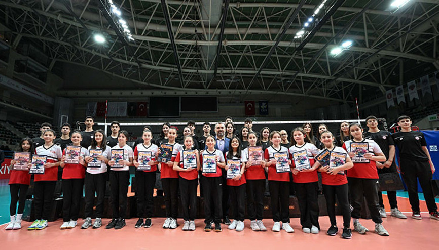 RTÜK Başkanı Şahin, Türkiye Voleybol Federasyonunda genç sporcularla buluştu RTÜK Başkanı Şahin, Türkiye Voleybol Federasyonunda genç sporcularla buluştu