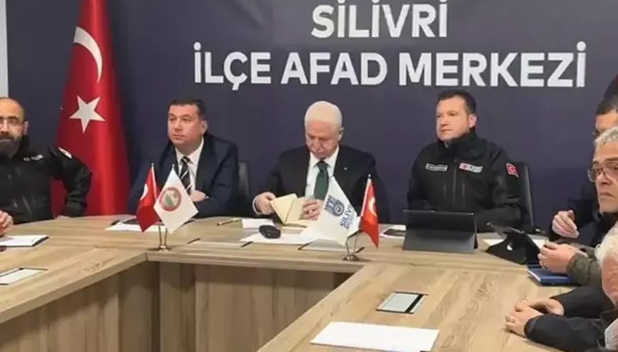 İstanbul Valisi Gül, depremin ardından 5 ilçede inceleme yaptı