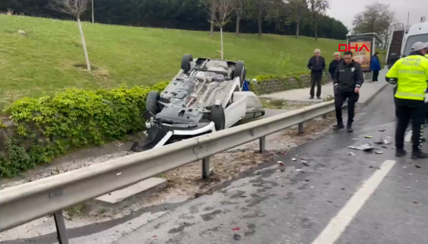 Bakırköyde zincirleme trafik kazası; yaralılar var