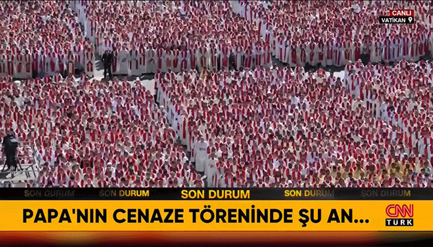 Papa Francisin cenaze töreni için binlerce kişi Aziz Petrus Meydanında toplandı Papa Francisin cenaze töreni için binlerce kişi Aziz Petrus Meydanında toplandı