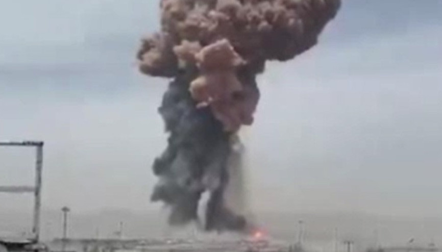 Son dakika... İranın Bender Abbas limanında patlama Ölüler ve yaralılar var Son dakika... İranın Bender Abbas limanında patlama Ölüler ve yaralılar var