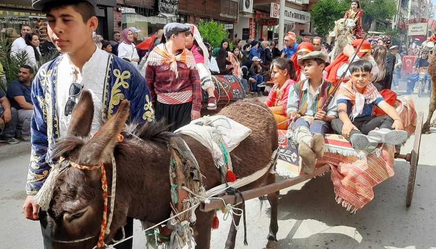 Kumlucada Yörük Göçü Coşkusu Kumlucada Yörük Göçü Coşkusu