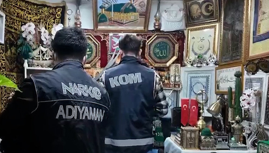 Cin çıkarma tezgahıyla 45 milyonluk vurgun Sofinin seans adresine baskın: 3 kişi tutuklandı