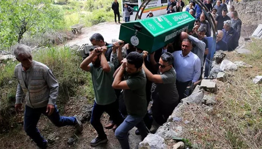 Rusya’da hayatını kaybeden dağcıların cenazesi defnedildi
