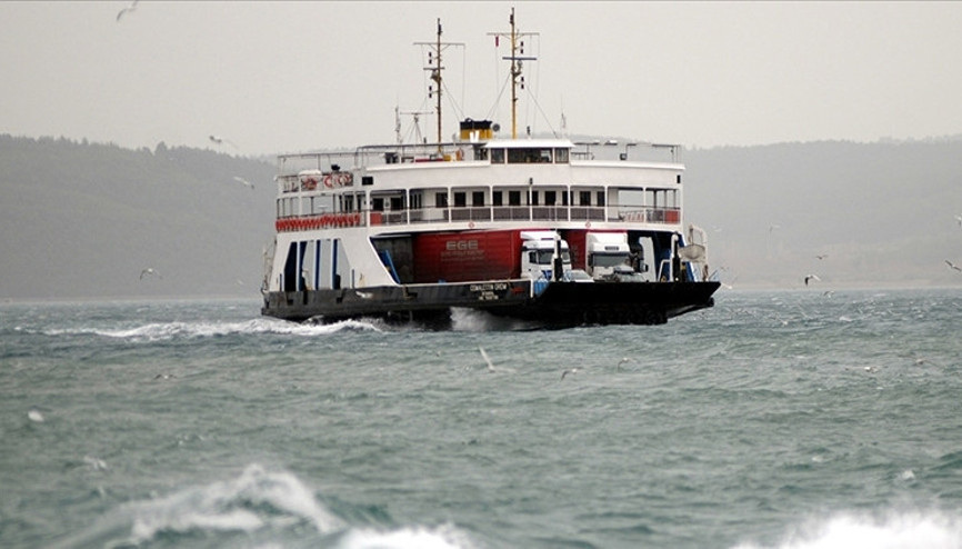 Kuzey Egede deniz ulaşımına fırtına engeli: Feribot seferleri iptal edildi