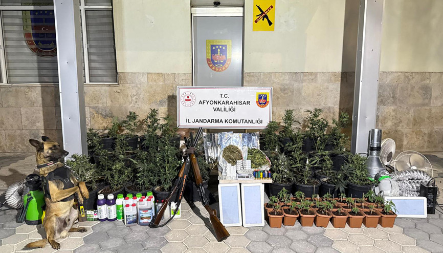 Afyonkarahisarda Kenevir Üreten 2 Şüpheli Yakalandı