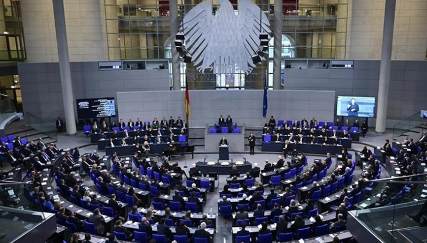 Almanyada yeni hükümetin bakanları belli oldu: Türk kökenli Serap Güler de listeye girdi Almanyada yeni hükümetin bakanları belli oldu: Türk kökenli Serap Güler de listeye girdi