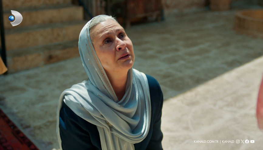 Uzak Şehirde diz çökme sahnesi gündem oldu Uzak Şehirde diz çökme sahnesi gündem oldu